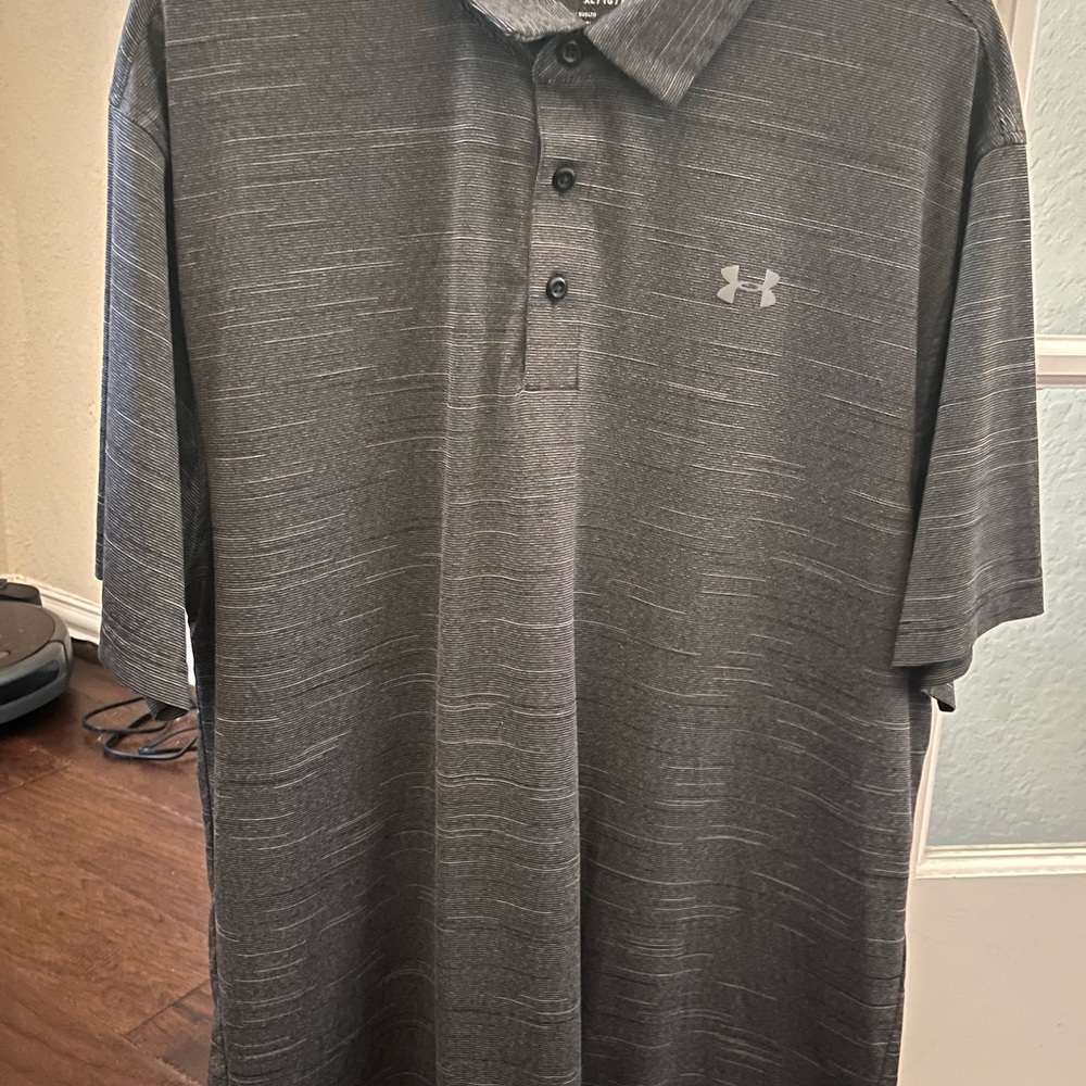 Men’s under armour shirt. XL